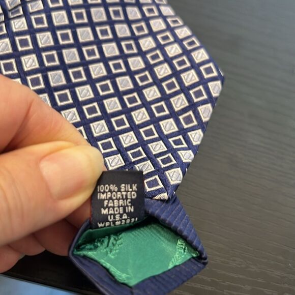 Men's Shades of Blue Tommy Hilfiger Diamond Pattern Tie / Necktie - Picture 7 of 7